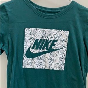 Nike snake skin tee emerald green